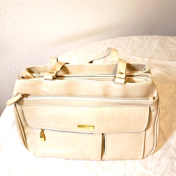 Collection leather shoulder bag - Picture 1 of 11